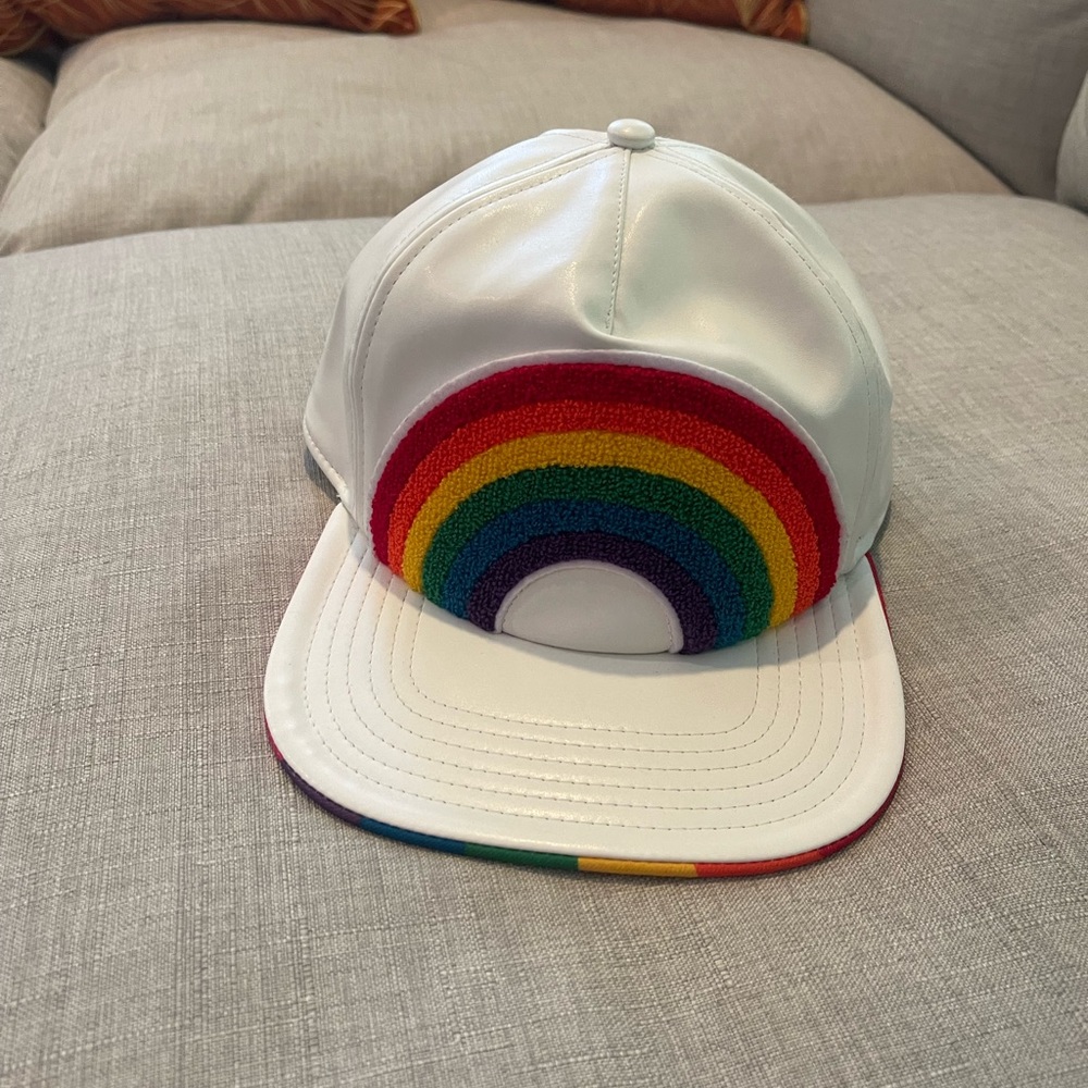 White leather rainbow cap (adjustable size)